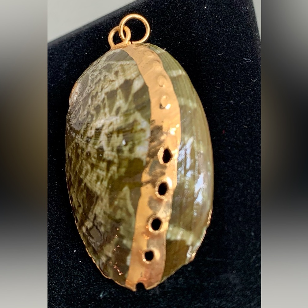 Abalone Shell Pendant - Picture 2 of 4